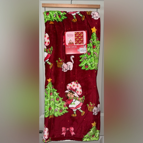 Strawberry Shortcake Christmas Blanket❤️ - Picture 1 of 3